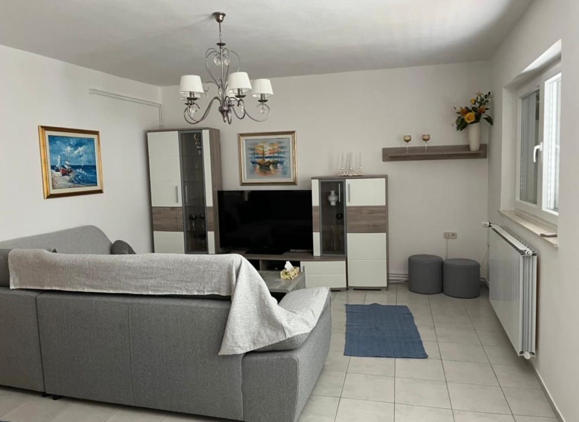 סנג' Apartments Lili מראה חיצוני תמונה